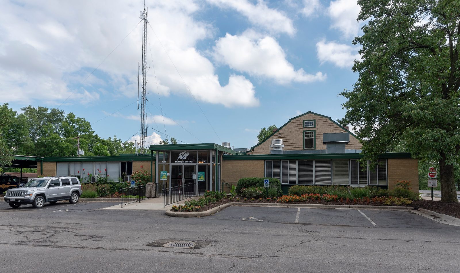 The municipal building in Grandview Heights, Ohio